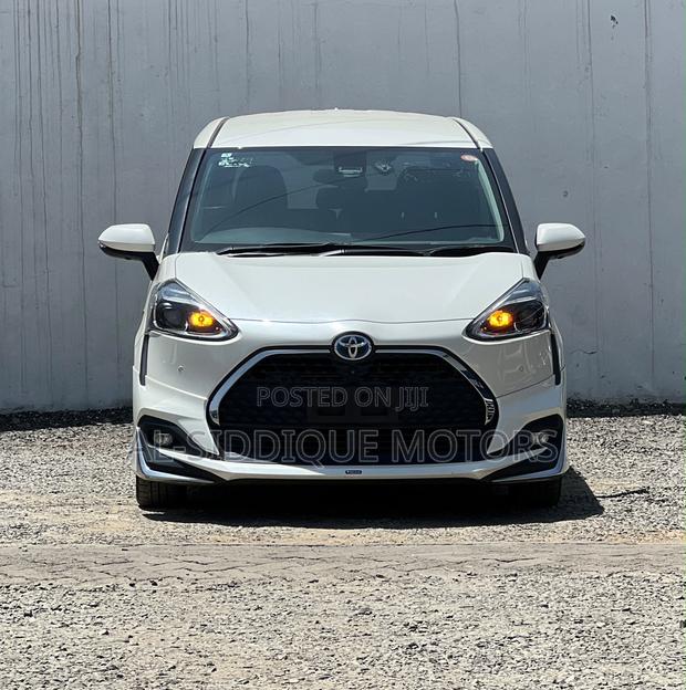 Toyota Sienta 1.5 Hybrid FWD (6-seater) 2020 White