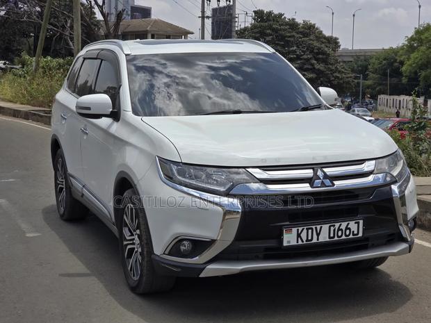 Mitsubishi Outlander 2016 White
