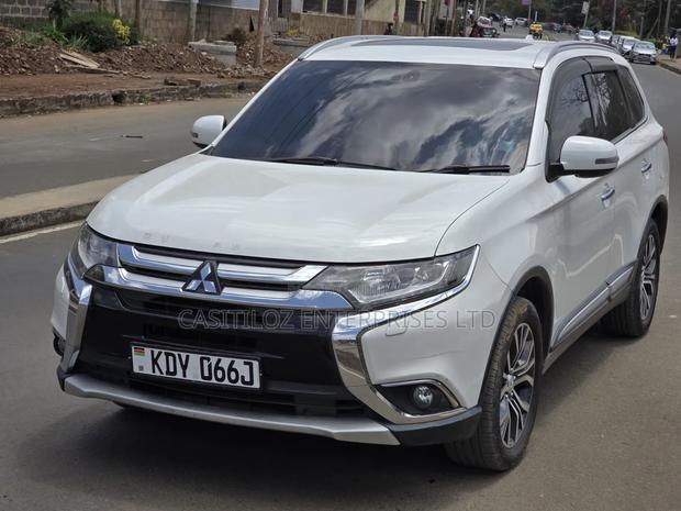 Mitsubishi Outlander 2016 White