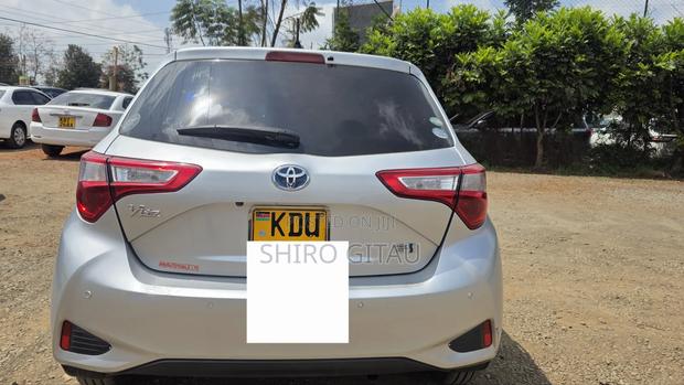 Toyota Vitz 2019 Silver