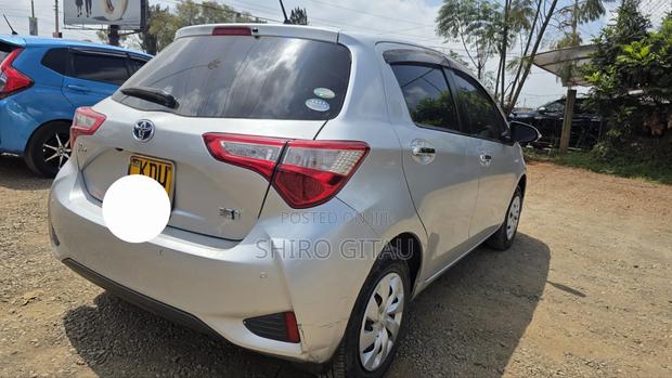 Toyota Vitz 2019 Silver