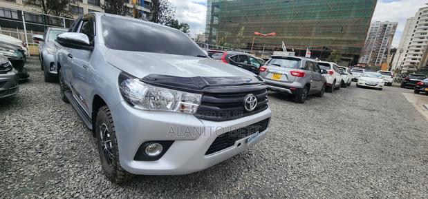 Toyota Hilux 2021 Silver