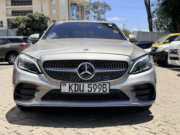 Mercedes-Benz C200 2018 Gray