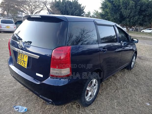 Toyota Wish 2006 Blue