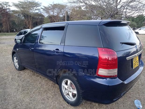 Toyota Wish 2006 Blue