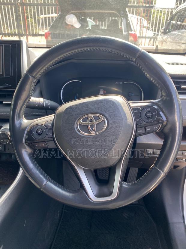 Toyota RAV4 2019 White