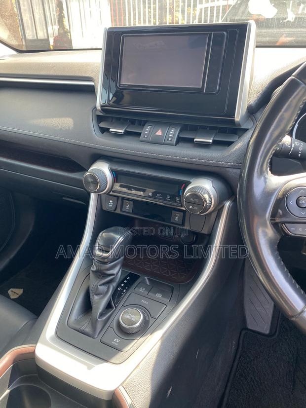 Toyota RAV4 2019 White
