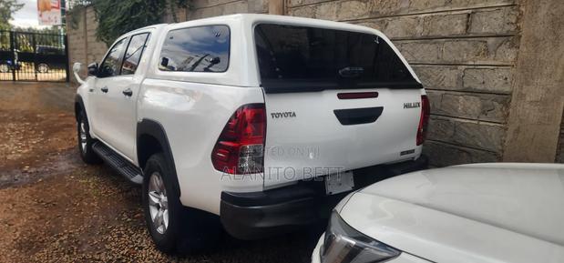 Toyota Hilux 2019 White