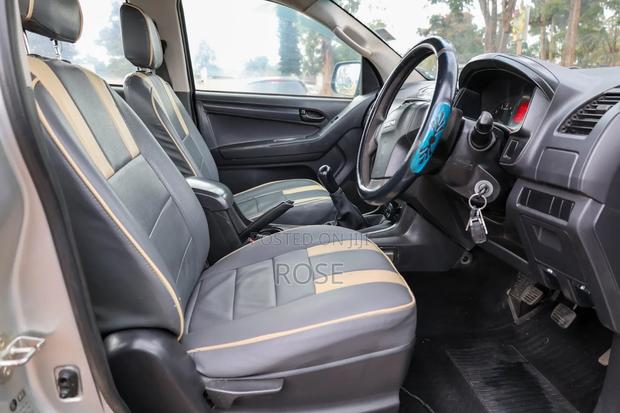 Isuzu D-MAX 2015 Silver