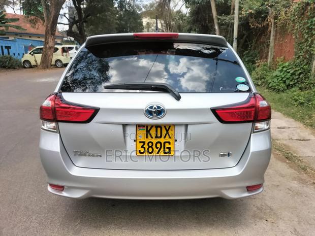 Toyota Corolla Fielder 1.5 Hybrid FWD 2019 Silver