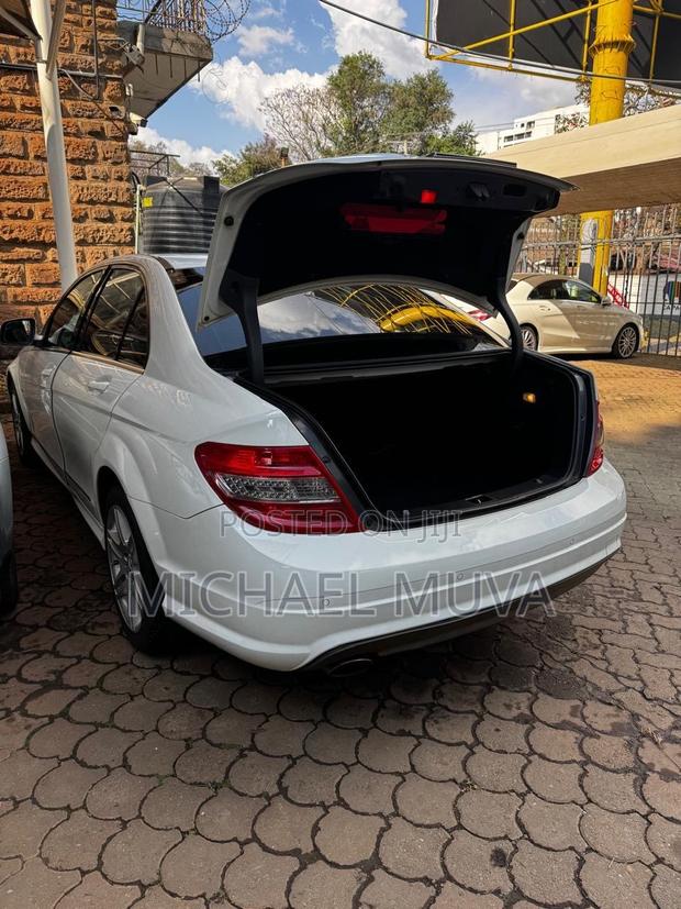 Mercedes-Benz C200 2008 Pearl