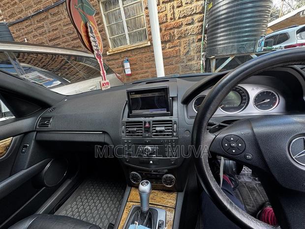 Mercedes-Benz C200 2008 Pearl