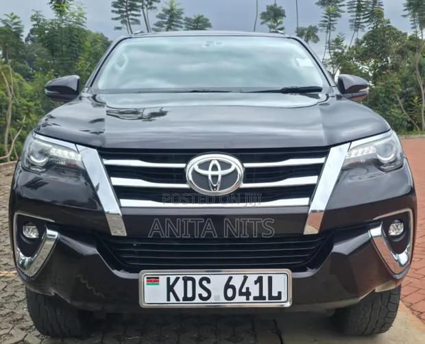 Toyota Fortuner 2.5 D AWD 2018 Black