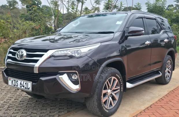 Toyota Fortuner 2.5 D AWD 2018 Black