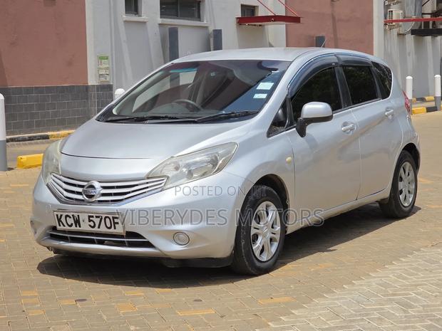 Nissan Note 2012 Silver
