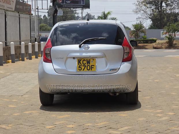 Nissan Note 2012 Silver