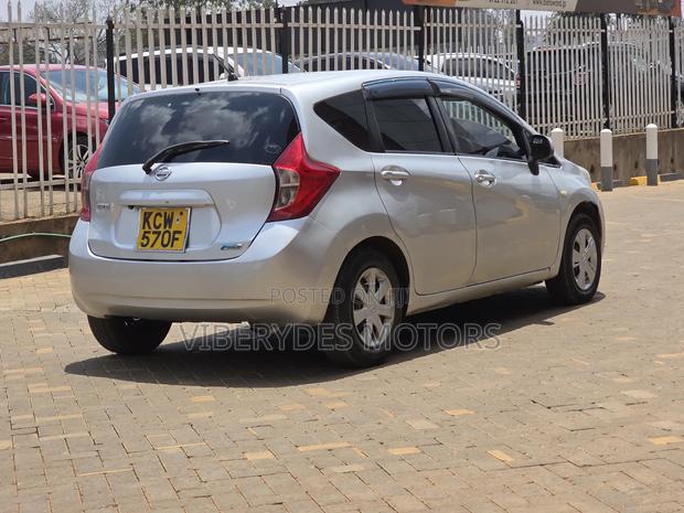 Nissan Note 2012 Silver