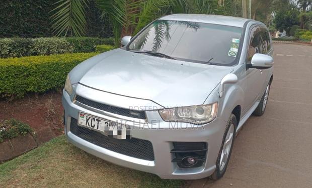 Mitsubishi Outlander 2011 Silver