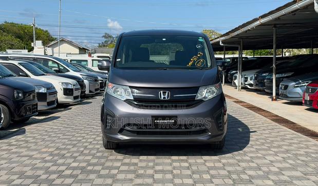 Honda Stepwgn 2019 Gray