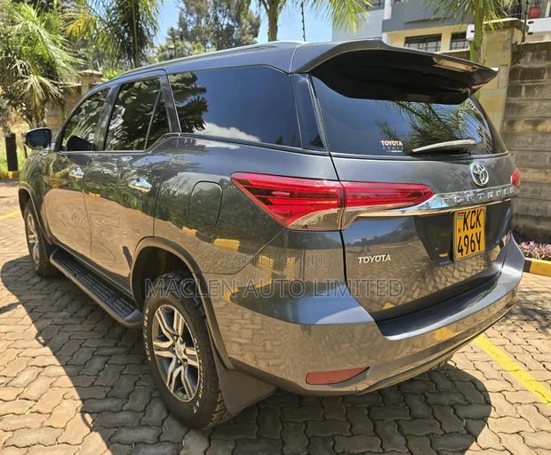 Toyota Fortuner 2016 Gray