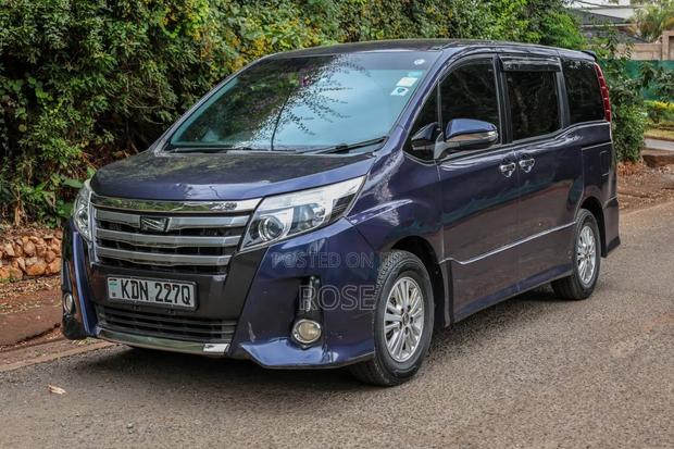 Toyota Noah 2016 Purple
