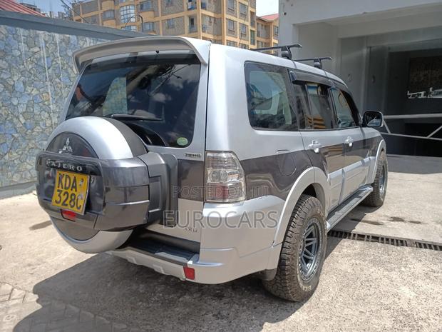 Mitsubishi Pajero V90 3.2 DI-D 2013 Silver