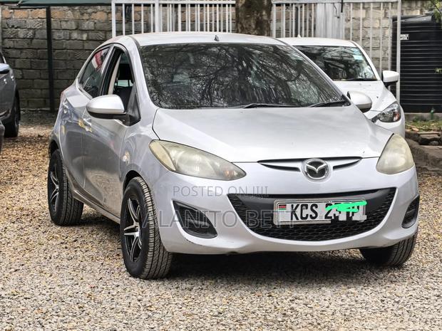 Mazda Demio 2011 Silver