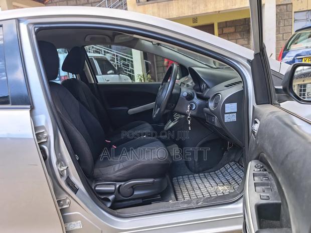 Mazda Demio 2011 Silver