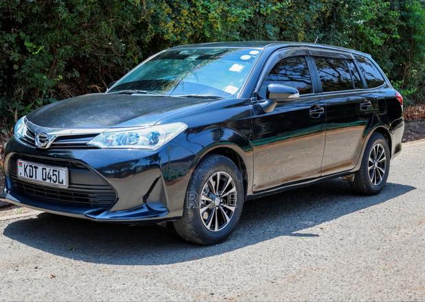 Toyota Corolla Fielder 2018 Black