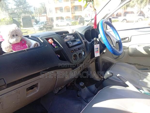 Toyota Hilux 2.5 Cab 2005 White
