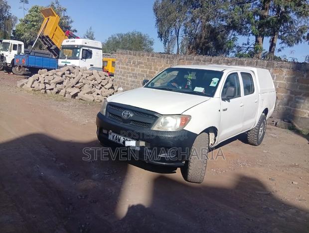 Toyota Hilux 2.5 Cab 2005 White