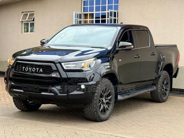 Toyota Hilux 2022 Black