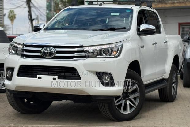 Toyota Hilux 2019 White