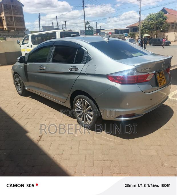 Honda Grace 2016 Gray