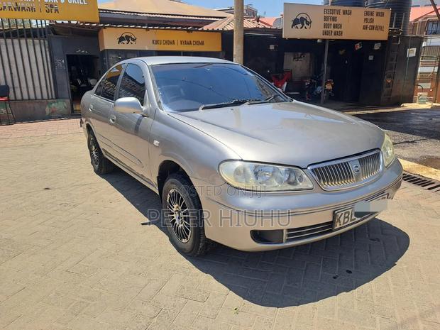 Nissan Bluebird 2003 Gold