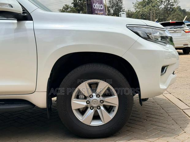 Toyota Land Cruiser Prado 2021 White