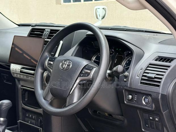 Toyota Land Cruiser Prado 2021 White