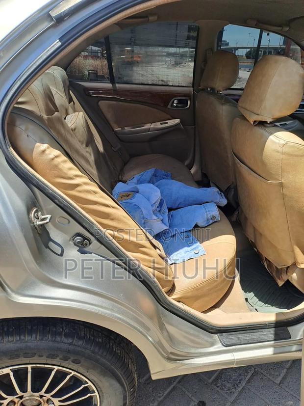 Nissan Bluebird 2003 Gold