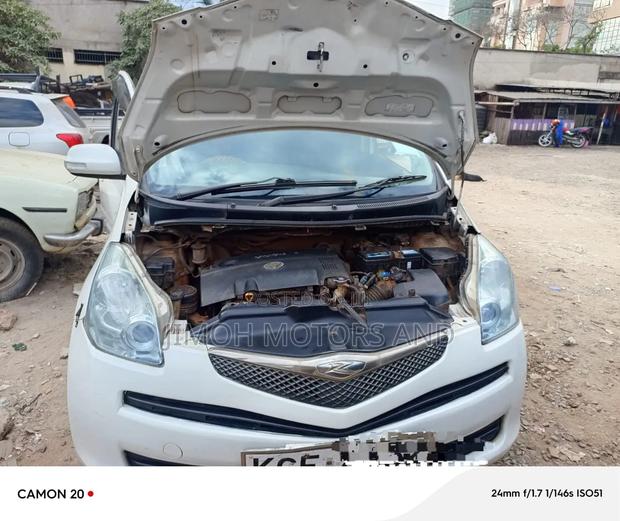 Toyota Ractis 2009 White