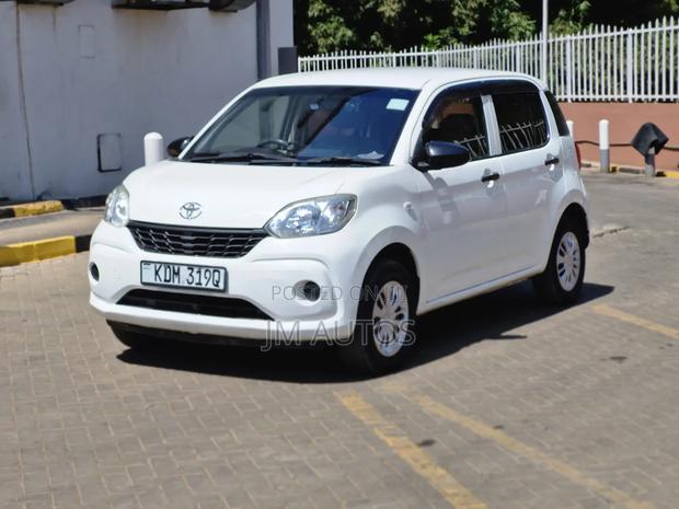 Toyota Passo 1.0 FWD 2017 White