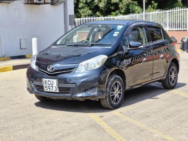 Toyota Vitz 1.0 FWD 3dr 2011 Black