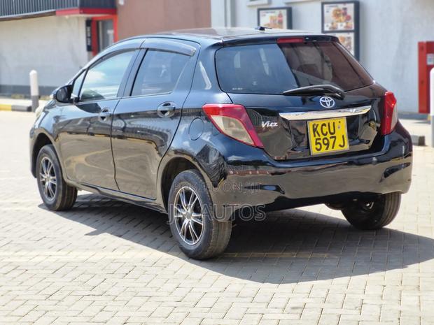 Toyota Vitz 1.0 FWD 3dr 2011 Black