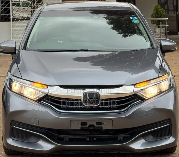 Honda Fit Shuttle 2019 Gray
