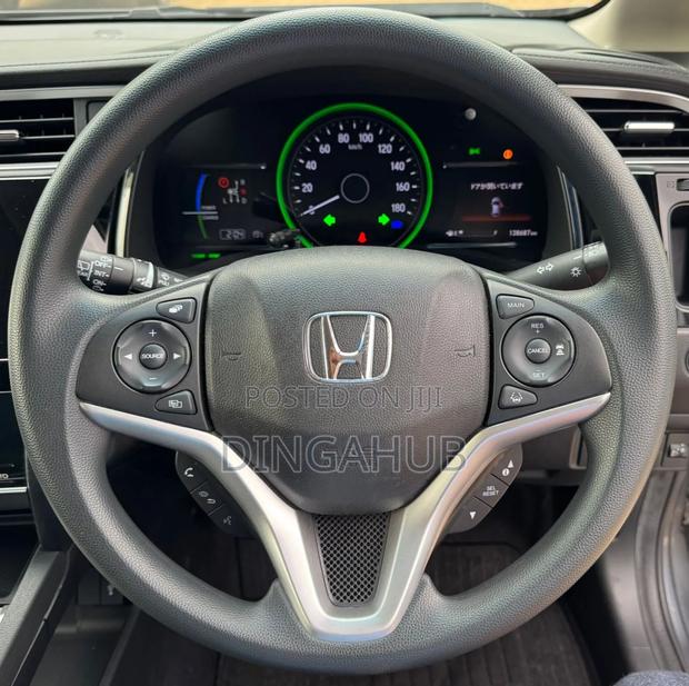 Honda Fit Shuttle 2019 Gray