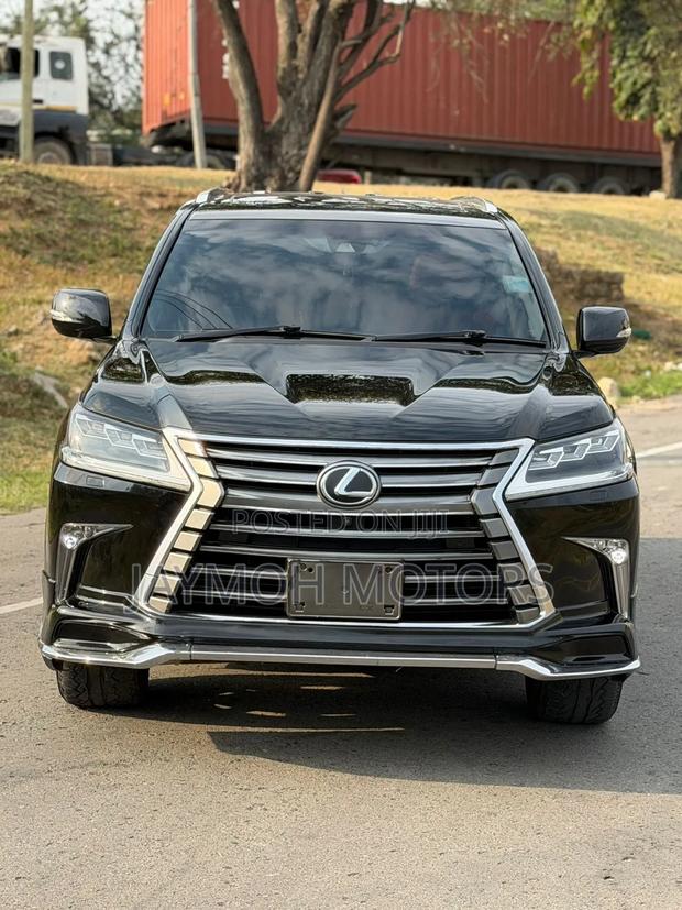 Lexus LX 2016 Black