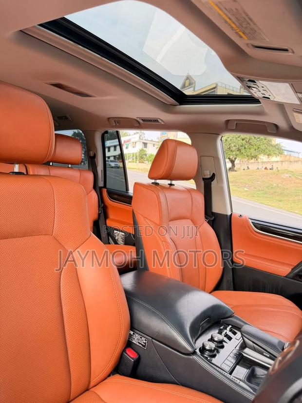 Lexus LX 2016 Black