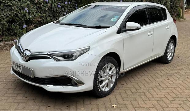 Toyota Auris 2016 White