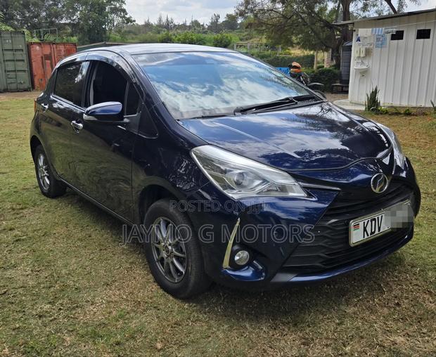 Toyota Vitz 1.3 FWD 5dr 2019 Gray