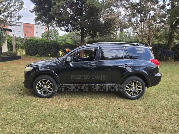 Toyota Vanguard 2013 Black