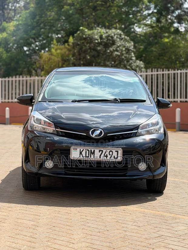 Toyota Vitz 2016 Black